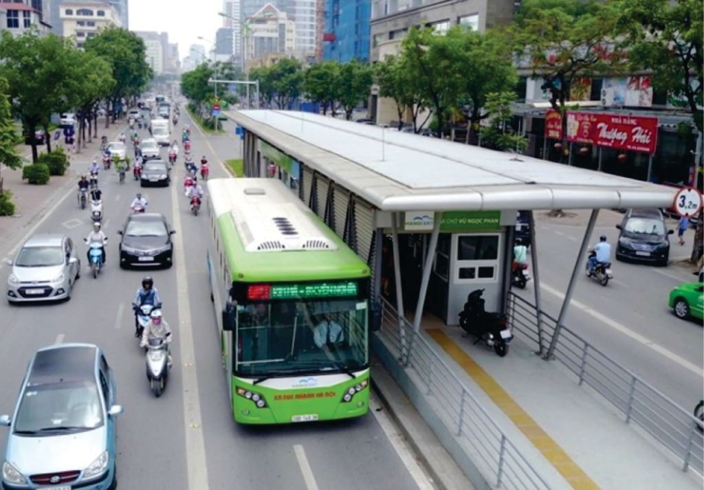 17+ cách tiết kiệm tiền cho học sinh, sinh viên 2 su dung phuong tien giao thong cong cong